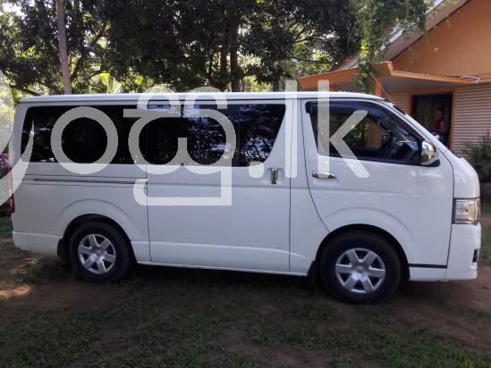 Toyota Hiace Vans, Buses & Lorries in Hambantota