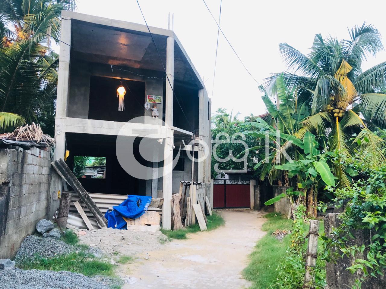 Half done house for sale Houses in Ratmalana
