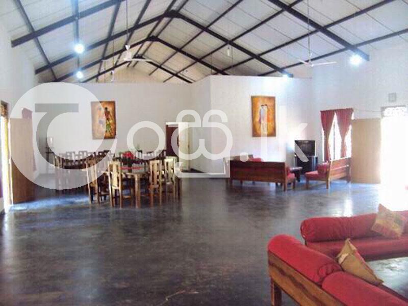 BOUTIQUE HOTEL TYPE BUILDING WITH AN ECO FRIENDLY SURROUNDING FOR SALE IN CHILAW Commercial Property in Puttalam