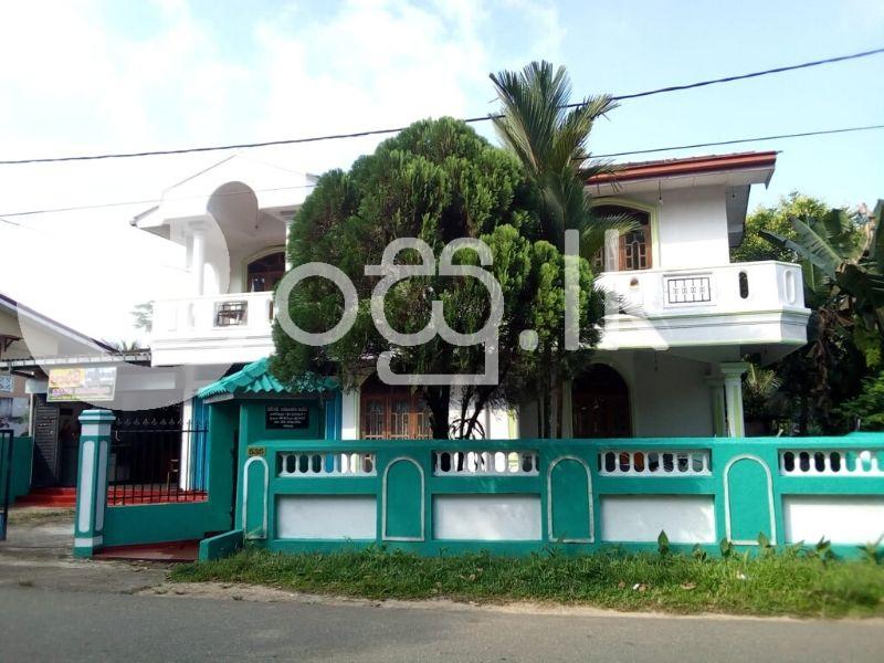 Two Storied House Houses in Elpitiya