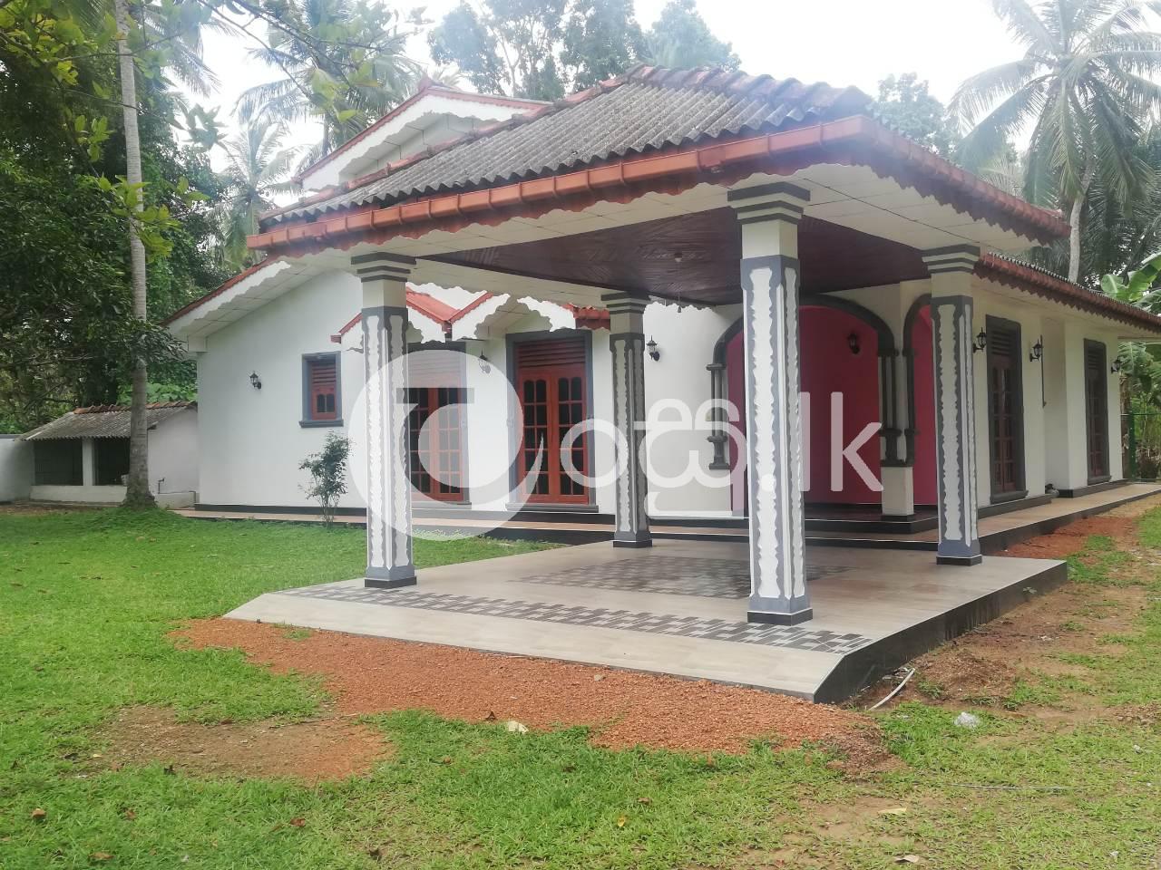 A Beautiful Single Storied House Houses in Veyangoda