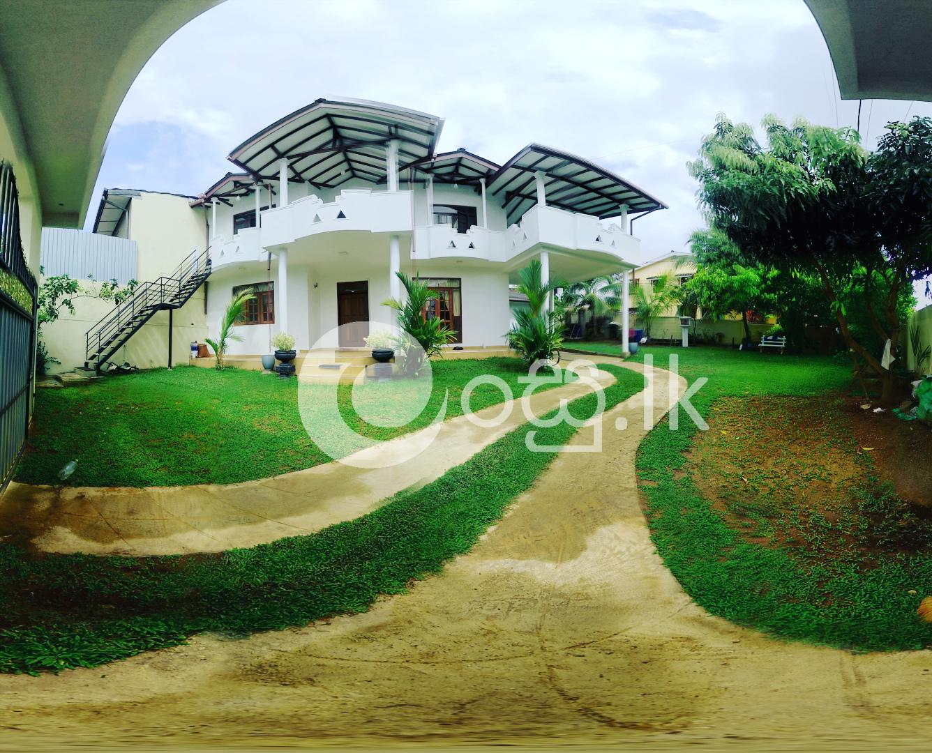 House for sale  Houses in Kotte
