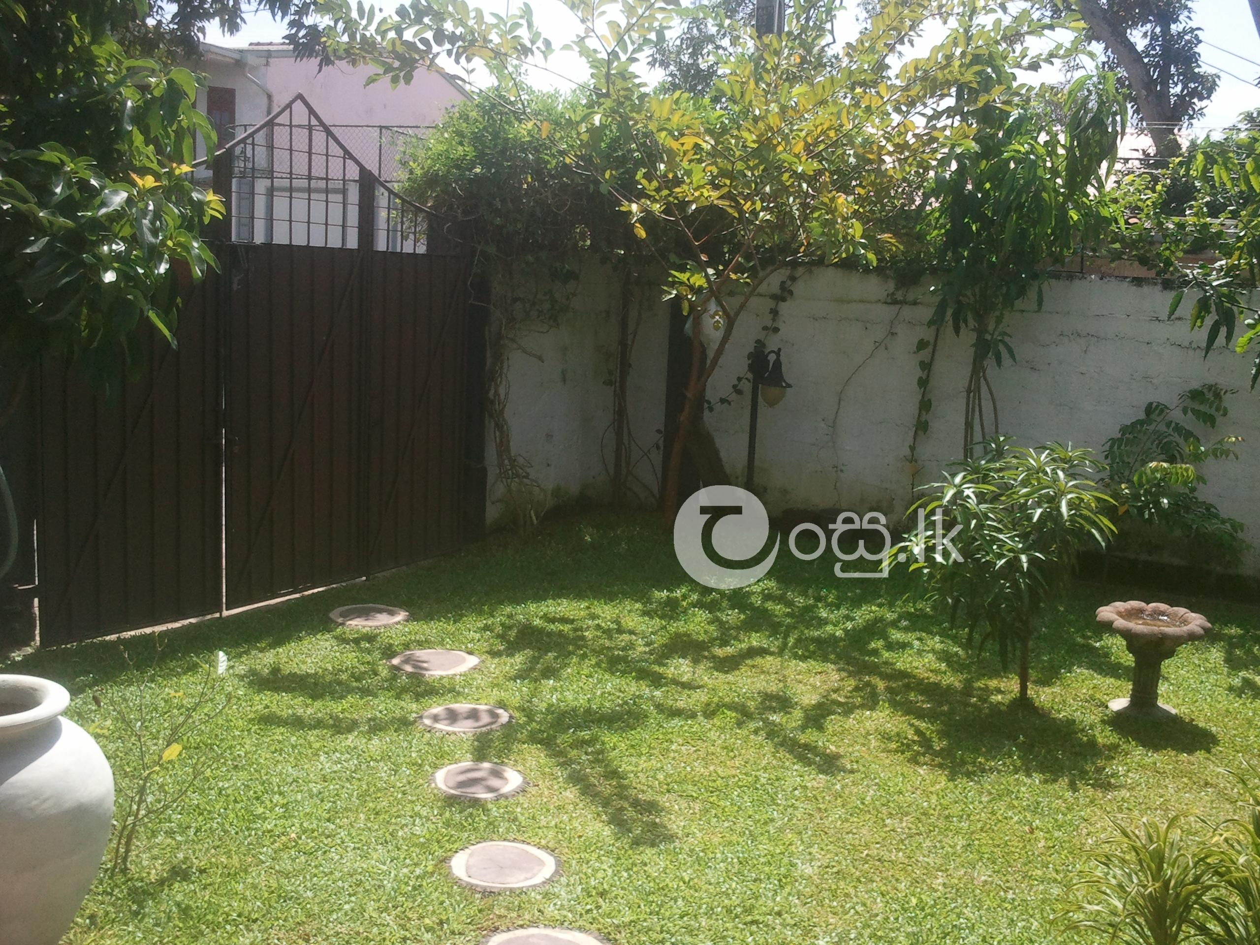 Katubedda house very close to Galle Road for Sale  Houses in Moratuwa