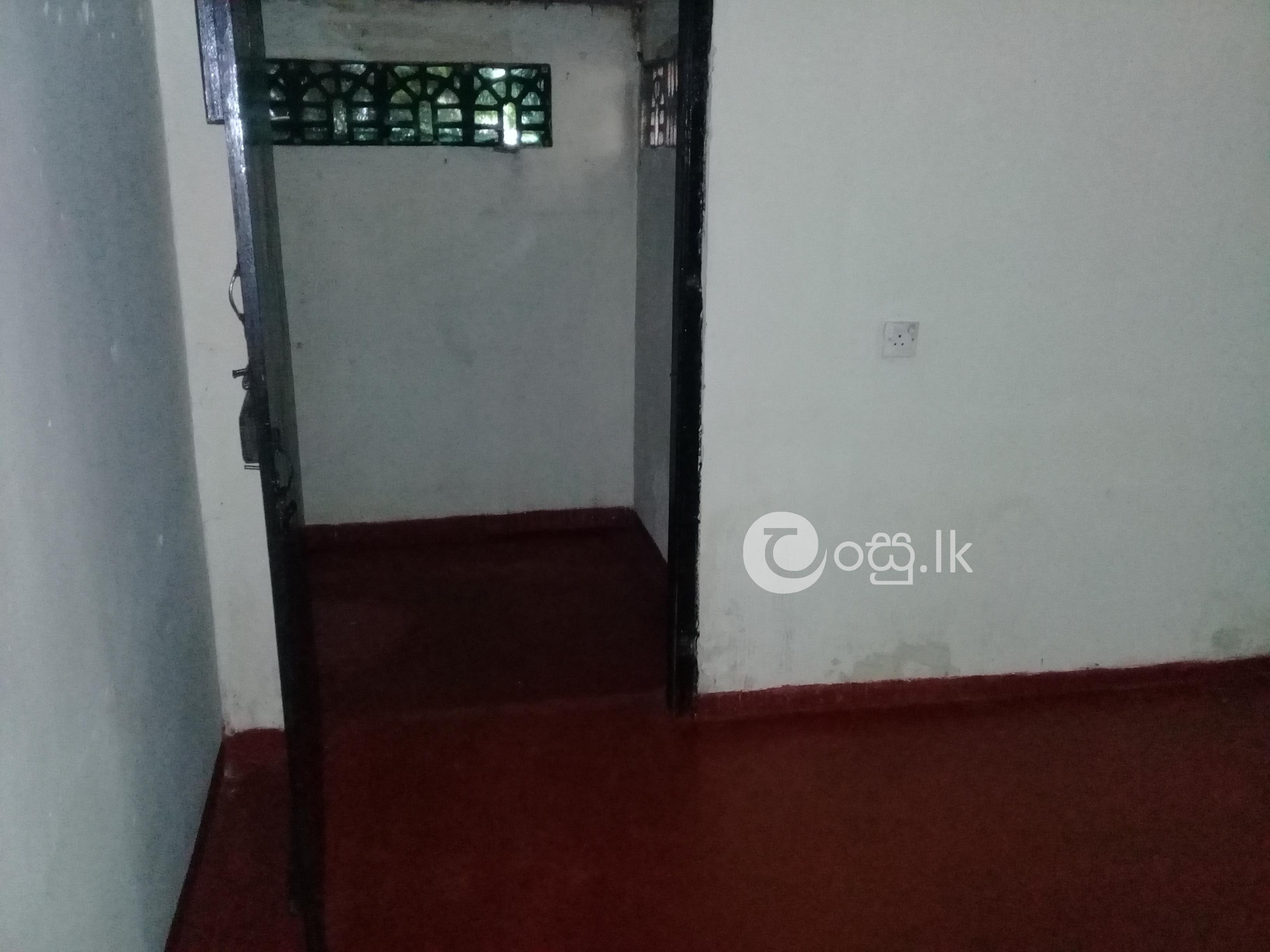 Downstairs annex for rent Portion & Rooms in Pannipitiya