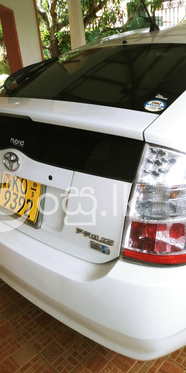 Prius.  2008 Model Second Generation Cars in Negombo
