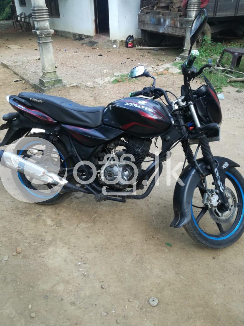 Bajaj Discover 150 Motorbikes & Scooters in Nittambuwa
