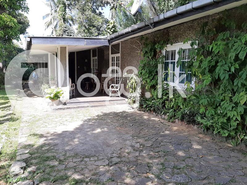 Land with house for Sale in Kandy Houses in Kandy