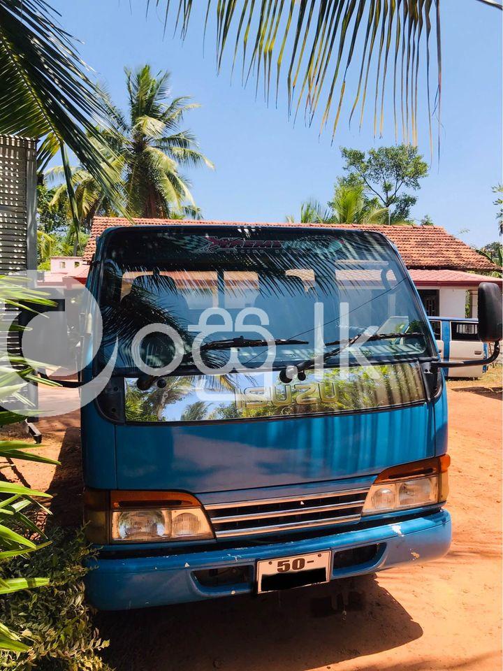 Crow cab Vans, Buses & Lorries in Pannala