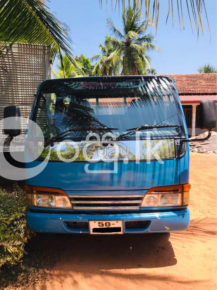 Crow cab Vans, Buses & Lorries in Pannala