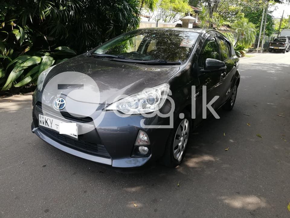 Toyota Aqua G Grade Cars in Colombo 1