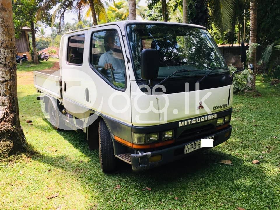 Mitsubishi Canter Crew Cab Vans, Buses & Lorries in Gampaha
