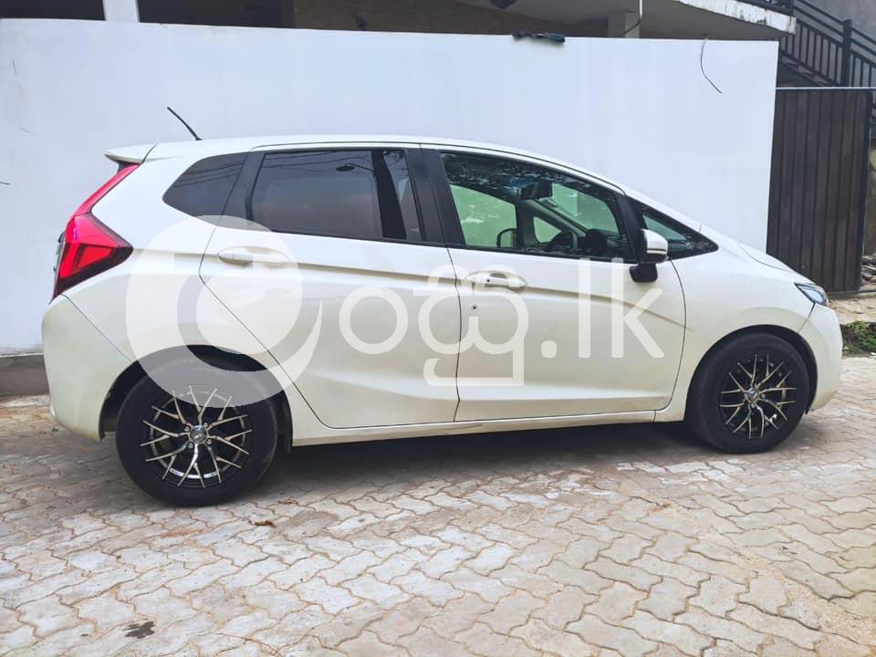 HONDA FIT GP5 mount Lavinia Cars in Mount Lavinia