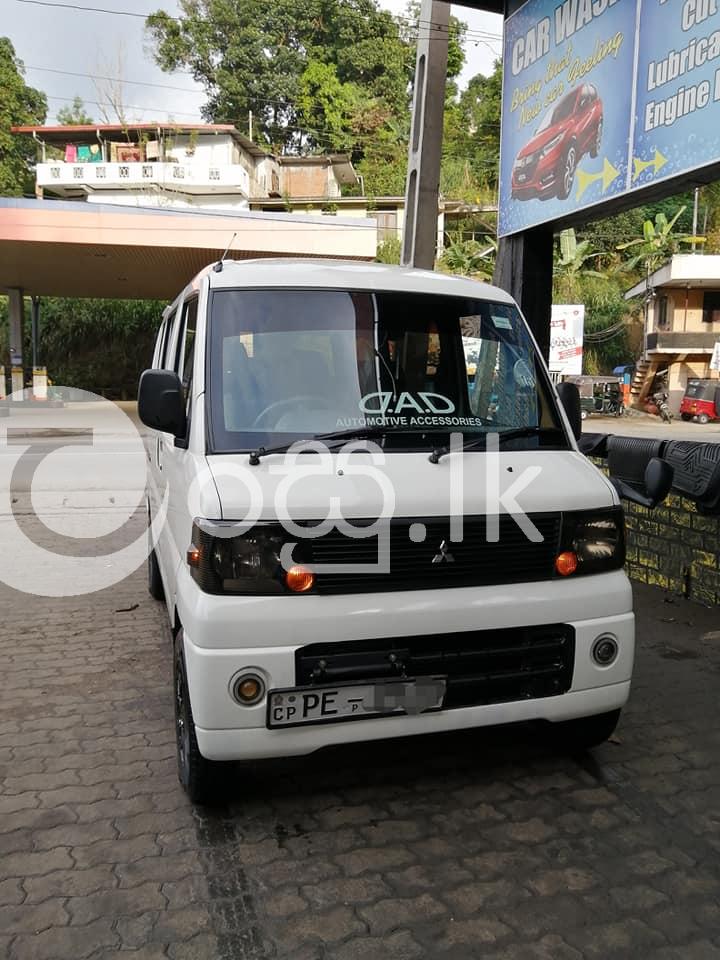 Mitsubishi Mini Cab Vans, Buses & Lorries in Kandy