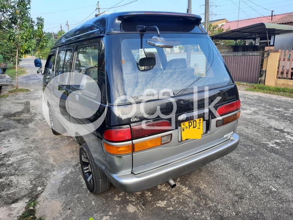 Toyota CR 27 Lotto Vans, Buses & Lorries in Gampaha