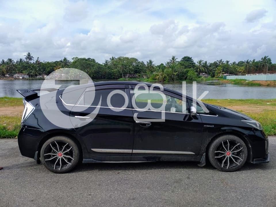 Toyota Prius S Grade Cars in Negombo