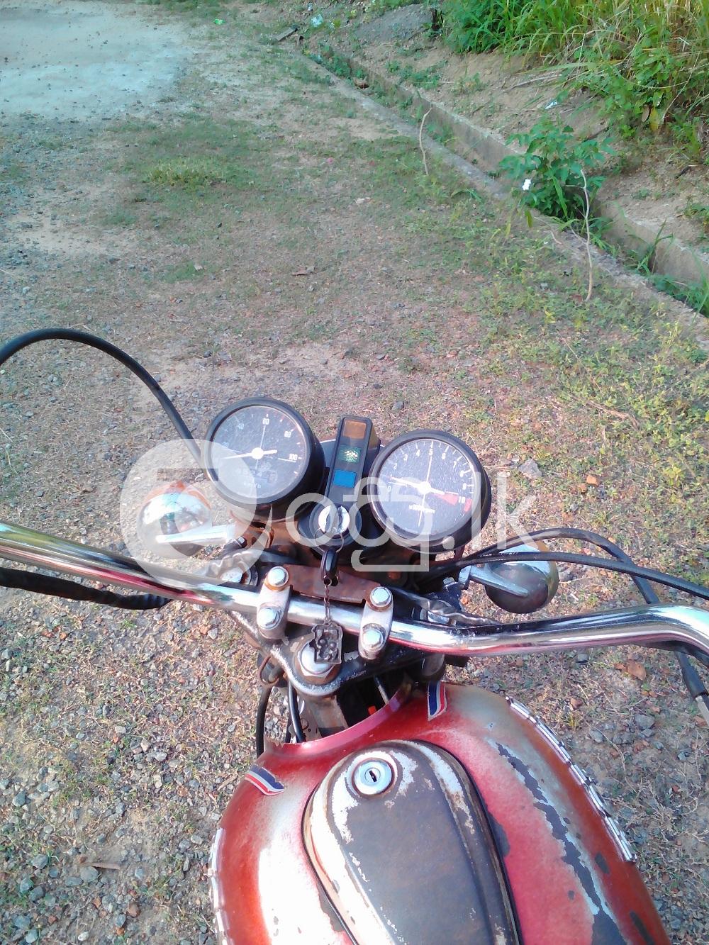 Honda CM 125 Super Custom Motorbikes & Scooters in Ambalangoda