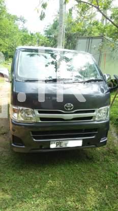 Toyota Hiace Vans, Buses & Lorries in Weligama