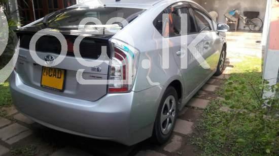 Toyota Prius. Cars in Colombo 1