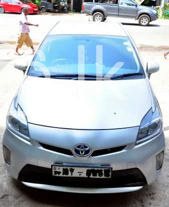 Toyota Prius  Cars in Negombo