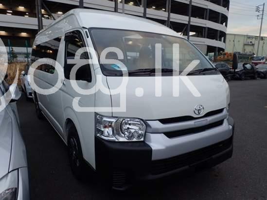 Toyota Hiace Vans, Buses & Lorries in Gampaha