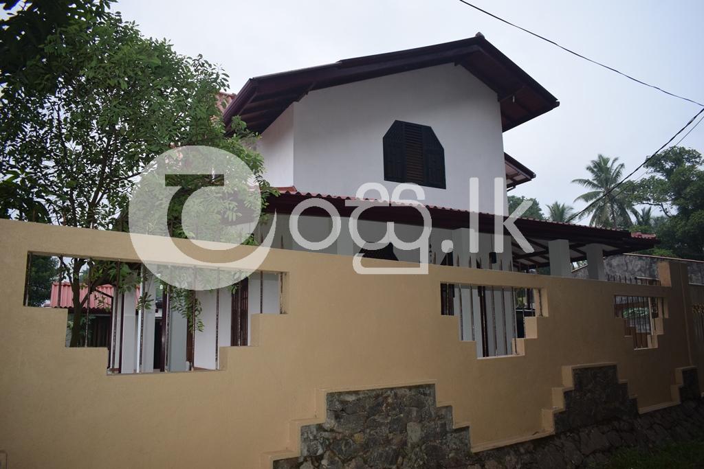 Luxury House for Rent in Athurugiriya Houses in N