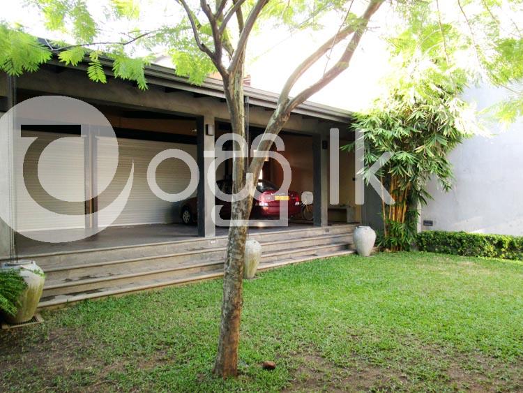 Architect Designed Three Story House in Kolonnawa Houses in Colombo 9